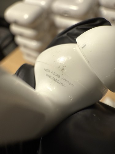 Remplacement USB-C Apple AirPods Pro 2e génération - Côté gauche uniquement A3048 - « Grade C » - Photo 8 sur 8