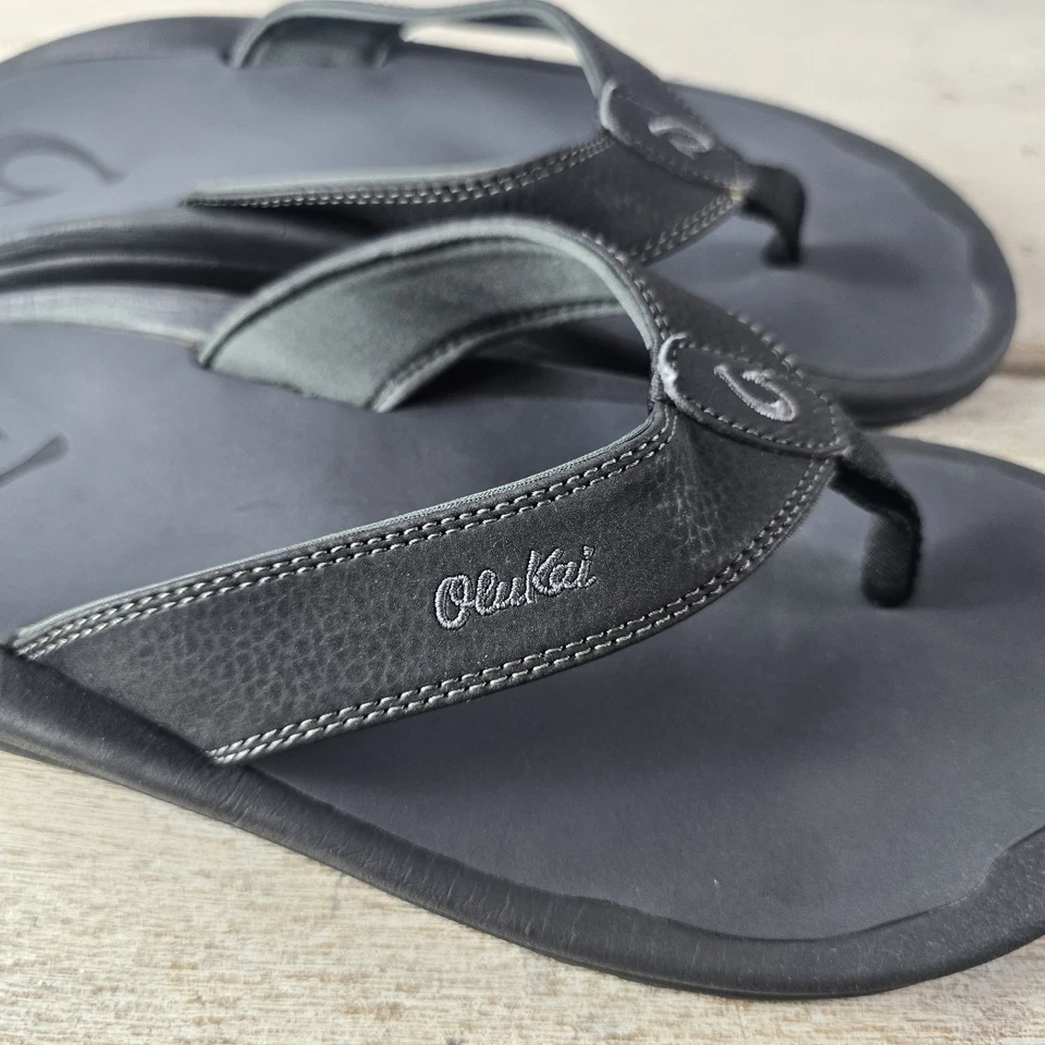 Sandálias tanga OluKai Ulele masculina tamanho 10 chinelo cinza escuro preto - Imagem 2 de 4
