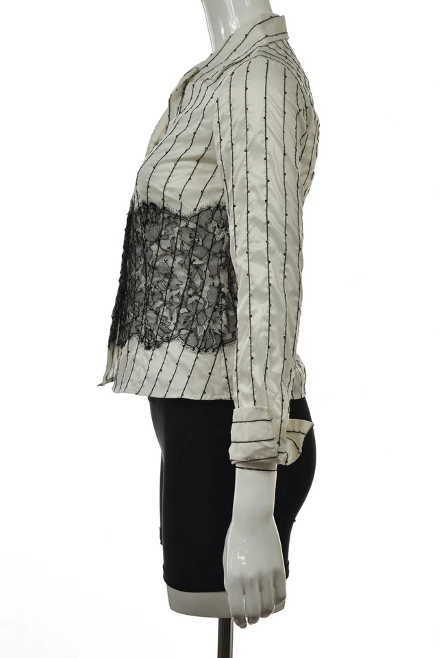 Blusa con botones de encaje floral blanca talla 0 de la colección Carmen Marc Valvo Foto 3 de 4