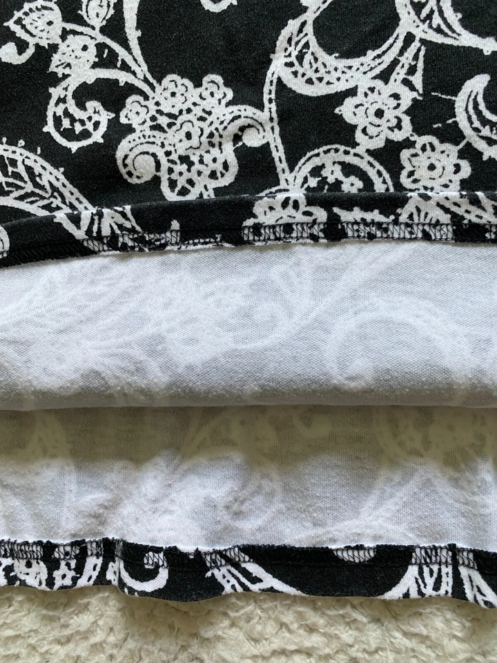 Karen Scott Women Floral Pullover Short Sleeve Blouse Black & White Size M - Image 4 of 4