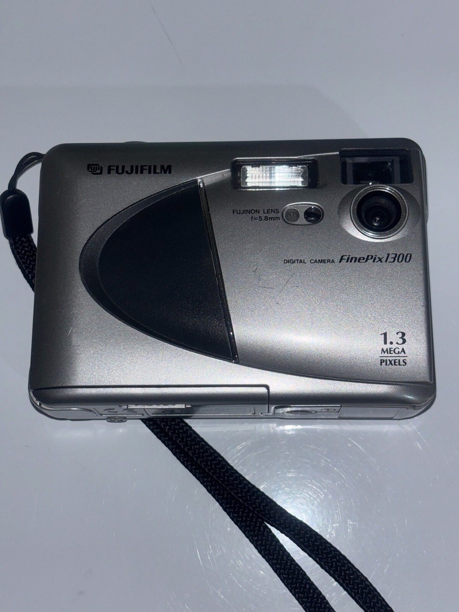 FUJIFILM FinePix1300 デジタルカメラ 本体 Fujifilm FinePix 1300 Digital Camera Includes Manuals & Box - FOR