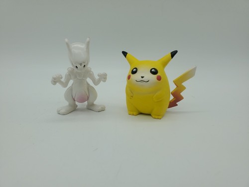 2 TOMY Nintendo Pokemon Mew & Pikachu Mini Figures 2" Vintage 90's CGTSJ