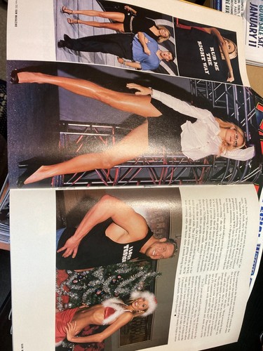 WWF WWE RAW Magazine FEBRUARY 2003 Steve Austin - Picture 3 of 3