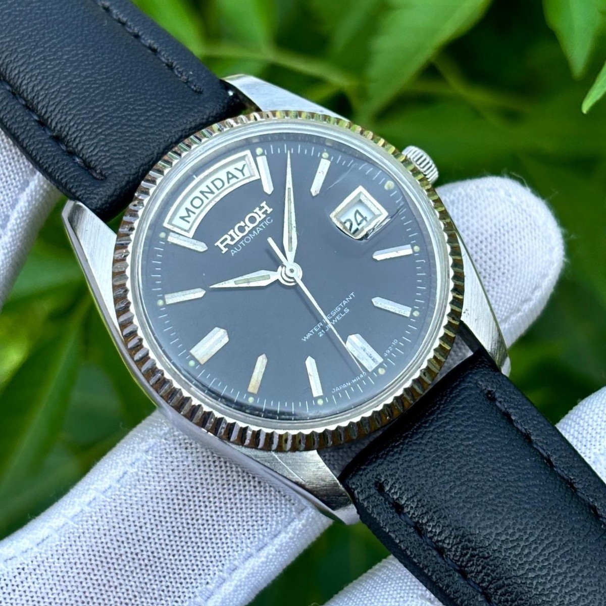 Vintage Ricoh President Automatic Fluted Bezel Black Dial Japan