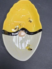 Boston International - 7.5" x 5" Serving Platter - Bee Gnome
