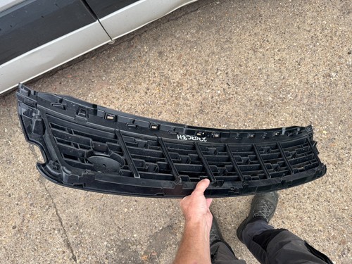 RANGE ROVER SPORT L461 2022 on FRONT BUMPER GRILLE N9X28200A GENUINE DAMAGED - Picture 5 of 18