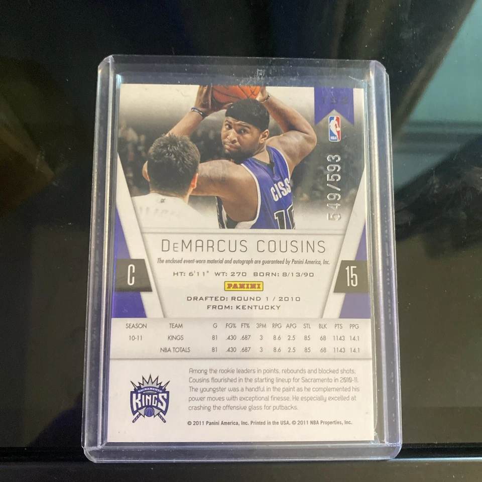 2010 PANINI CERTIFIED ROOKIE JERSEY AUTO DEMARCUS COUSINS RC # 185/599  - Image 4 of 4