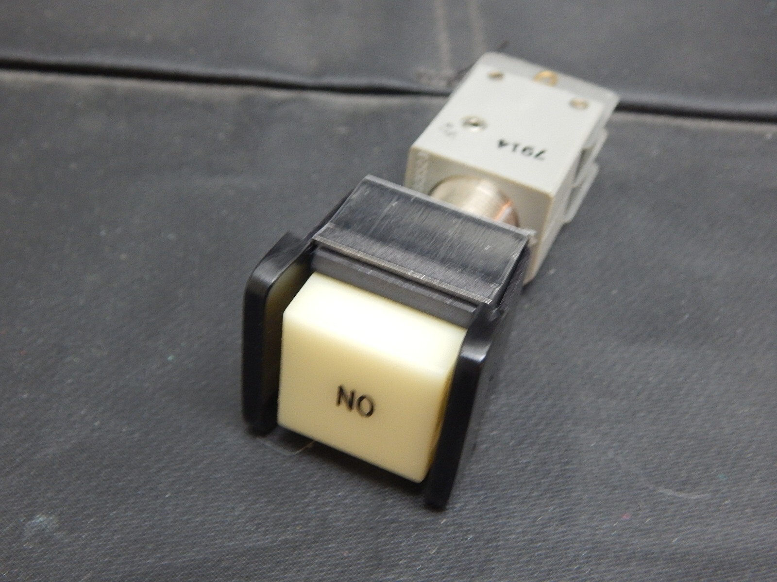 OAK 572-4015-62 SWITCH "ON" DISPLAY - USA SELLER FAST SHIPPING