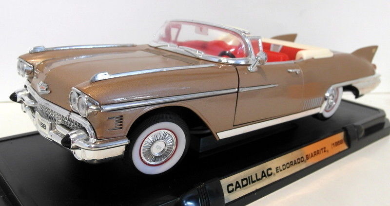 Road Signature 1/18 Scale Diecast - 92158 1958 Cadillac
