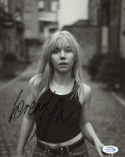 Lauren Lyle Outlander Autographed Signed 8x10 Photo ACOA