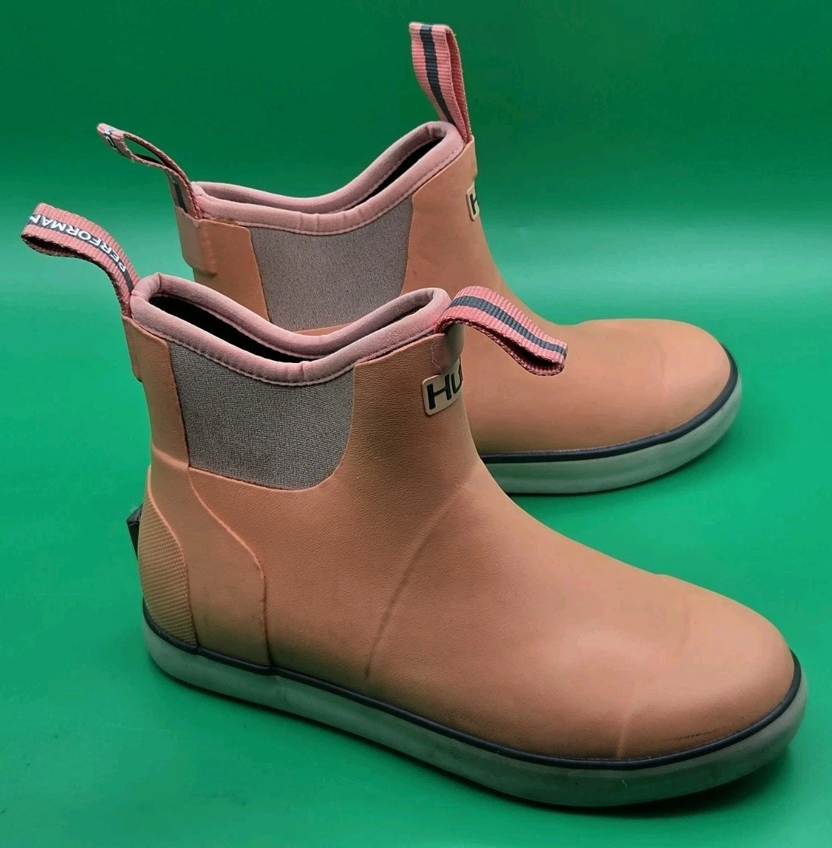 Huk Women's Rogue Wave Fishing Boots-Carol Pink-Size: 6