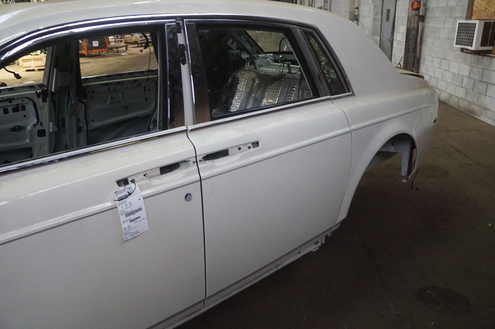 Rear Left Door Shell White (R29) OEM 41527196673 Rolls Royce Phantom Vii 2006