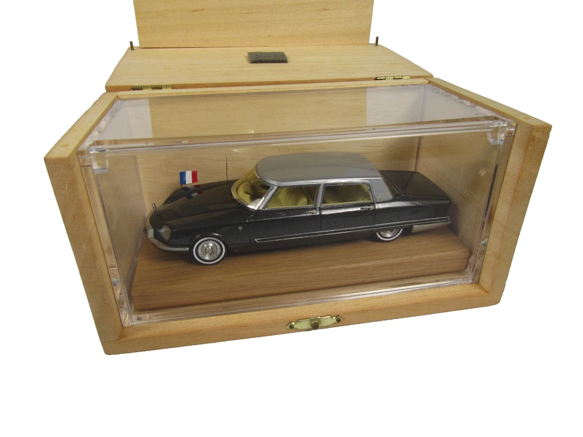Miniature Citroen SM présidentielle 1/43 - Collection