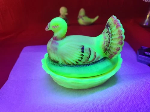 FENTON Art Glass Burmese Uranium TURKEY ON A NEST Covered Dish Artist Signed Hen