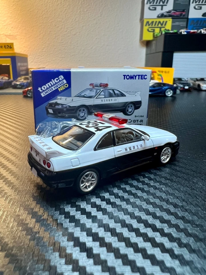 Tomica Limited Vintage Neo 1/64 Nissan GT-R R33 Japanese Patorl Car Diecast - Image 3 of 3