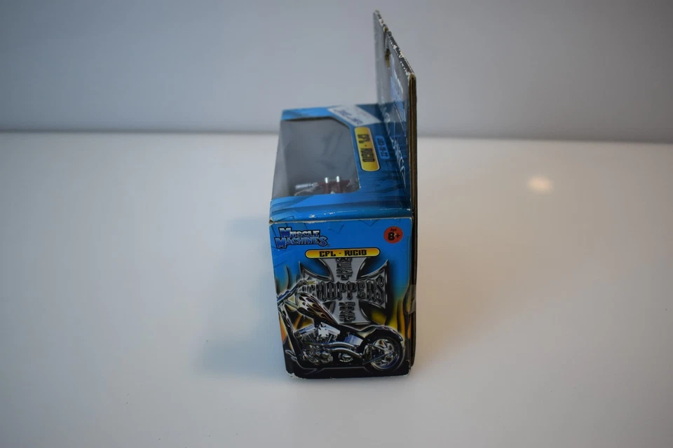 Jesse James West Coast Choppers CFL Rigid Red 1:18 Scale Muscle Machines - Image 3 of 4