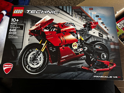 LEGO Technic Ducati Panigale V4 R 42107 Limited Edition Set 646 pcs 10+ 2020