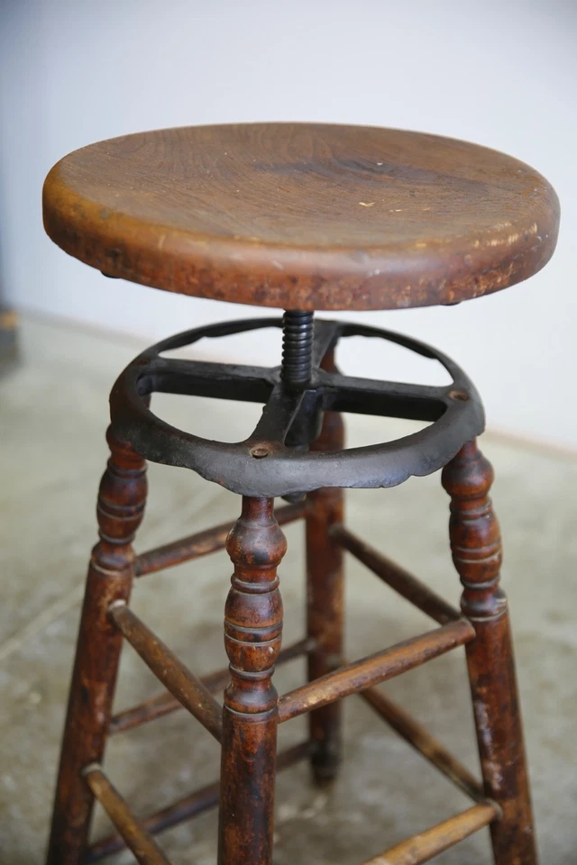 Antiguo Taburete de Dibujo Roble Hierro Fundido Ajustable Silla Giratoria Tienda Industrial De Colección Foto 2 de 4
