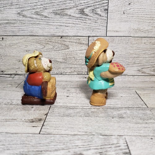 2 Figurine Furskins Bears PVC 1986 1,5”-2” Hattie con Torta e Scout su Zattera - Foto 5 di 9