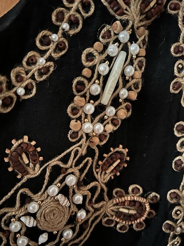 JouJou Embellished Faux Pearls Shells Wooden Beads Gold Beads Jute String Vest - Picture 3 of 7