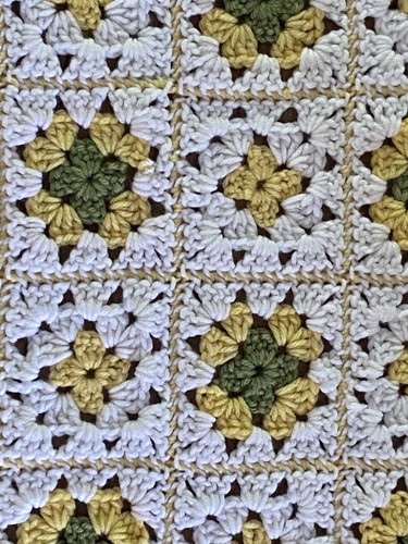 Vintage Granny Square Afghan Crochet Blanket Throw 36x46 Baby Infant Hand Made - Picture 4 of 11