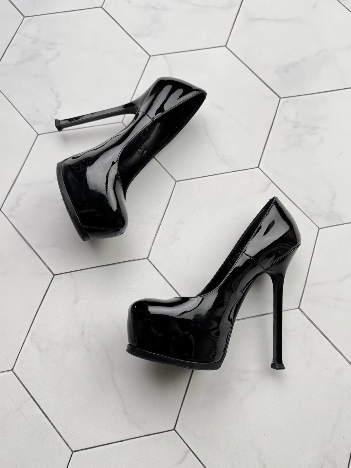 Yves Saint Laurent Rive Gauche vintage pelle verniciata tacco donna taglia US 7 5