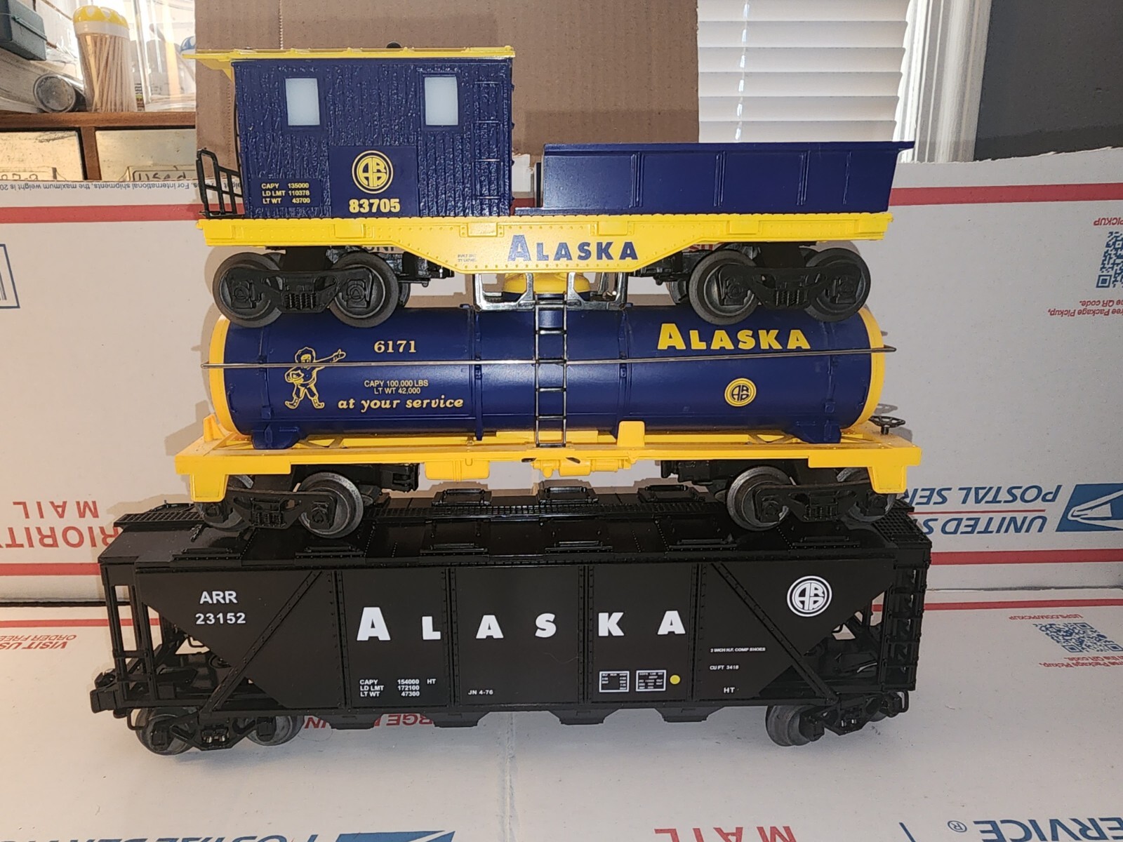 Lot Of 3 Alaska Railroad 0 Or 0/27 Gauge  Freight Cars Tanker Hopper Caboose