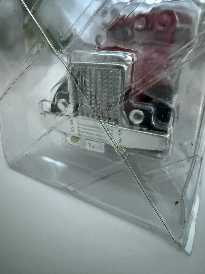 Vintage Budweiser 1948 Peterbilt Tractor Trailer 1:43 Rare  die cast Model Truck - Image 2 of 4