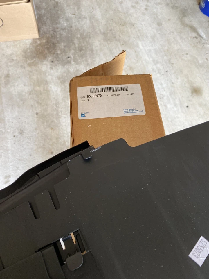 Cubierta superior del radiador panel de ajuste genuino GM OEM 2011-2014 Chevy Cruze  Foto 4 de 4