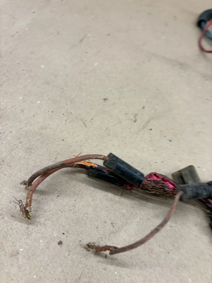 Camaro Firebird TPI 1985-1992 bahía del motor alternador cableado conectores de arranque 86 Foto 2 de 4