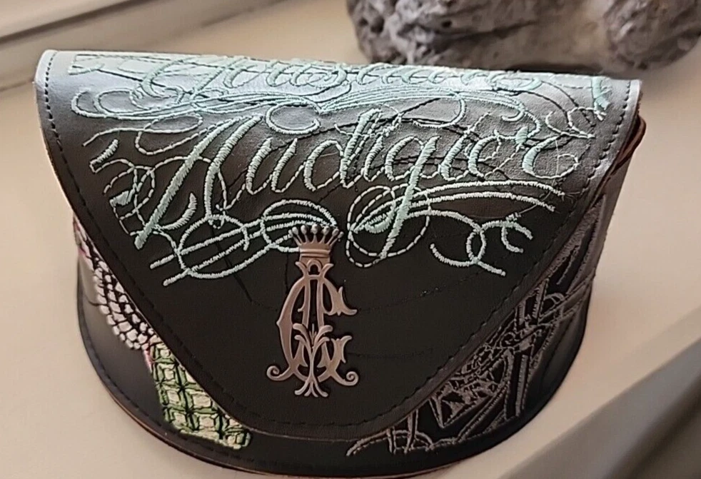 Authentic CHRISTIAN AUDIGIER Tattoo Sunglasses 62-14-130 Case Broken Hearts NWT! Купить christian audigier sunglasses case only black  main image 4