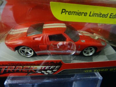 Tracksters '05 Ford GT Premier Limited Edition Diecast with Booster Pack Cards