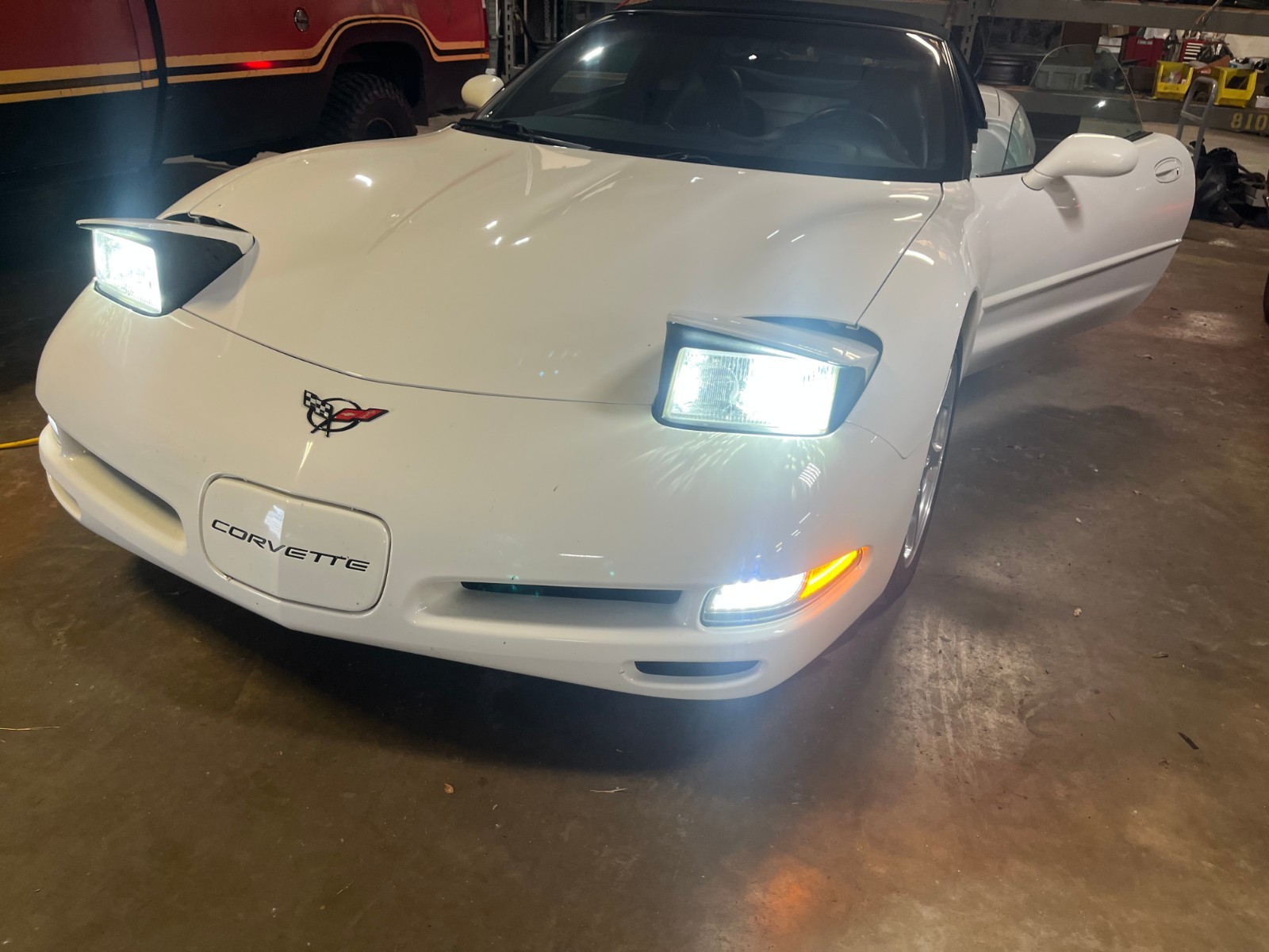 2002 White Chevrolet Corvette   | C5 Corvette Photo 7