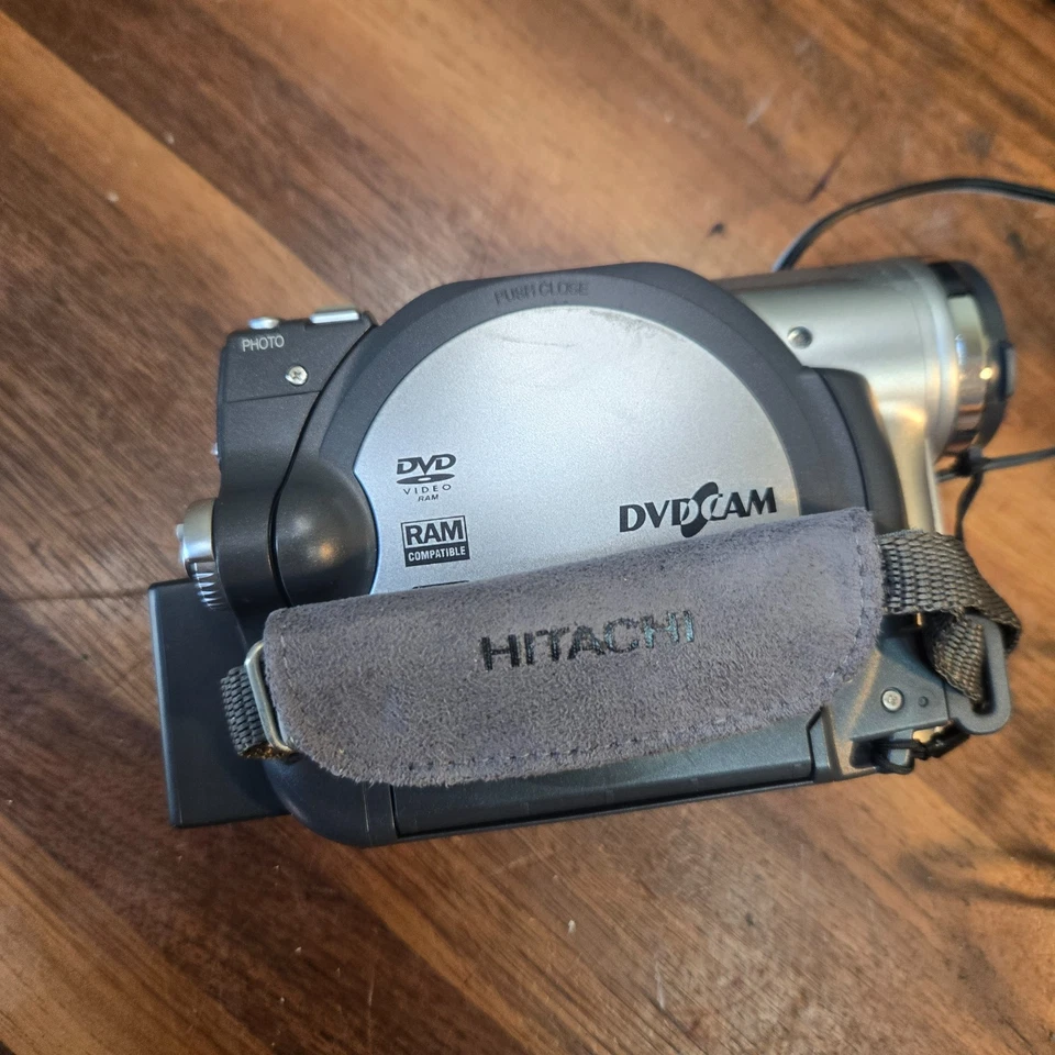 Panasonic Mini DV Camcorder PV-GS9 Blue with Battery Charger - Image 4 of 4