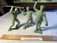 1963 Lot of 3 Marx Plastic Russian Infantry Toy Soldiers Jumbo WW 2 Nice Shape
