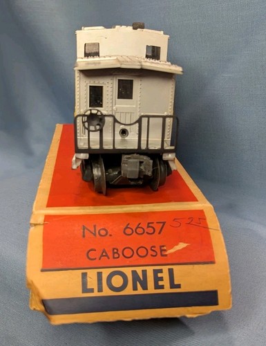LIONEL 6657 RIO GRANDE CABOOSE WITH ORIGINAL BOX NICE CONDITION POST WAR O GAUGE - Picture 14 of 14