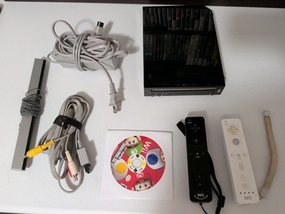 Nintendo Wii W/ New Super Mario Bros. Bundle And Wii Remote Plus Gamecube Model