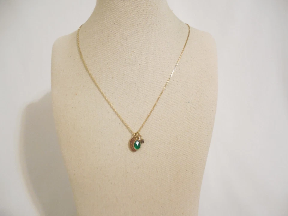 Collar Colgante Inspired Life 17" Tono Dorado Dije Verde C728 Foto 3 de 4