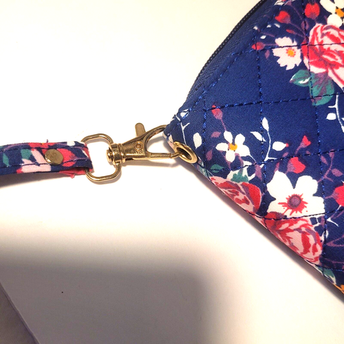 Quilted Wristlet Wallet with Removable Wrist Strap Blue Floral w/ Compartments - Picture 6 of 9