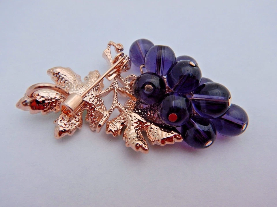 Broche de uvas con cuentas moradas racimo fruta ancho cristal Baco vid oro pin 4 años Foto 4 de 4