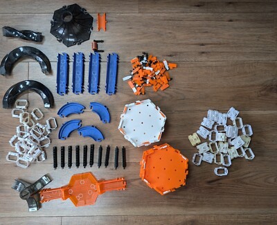 Hexbug Restposten Konvolut - Habitat Koffer, Zubehör, Tunnel, Gleis, Schreiner etc