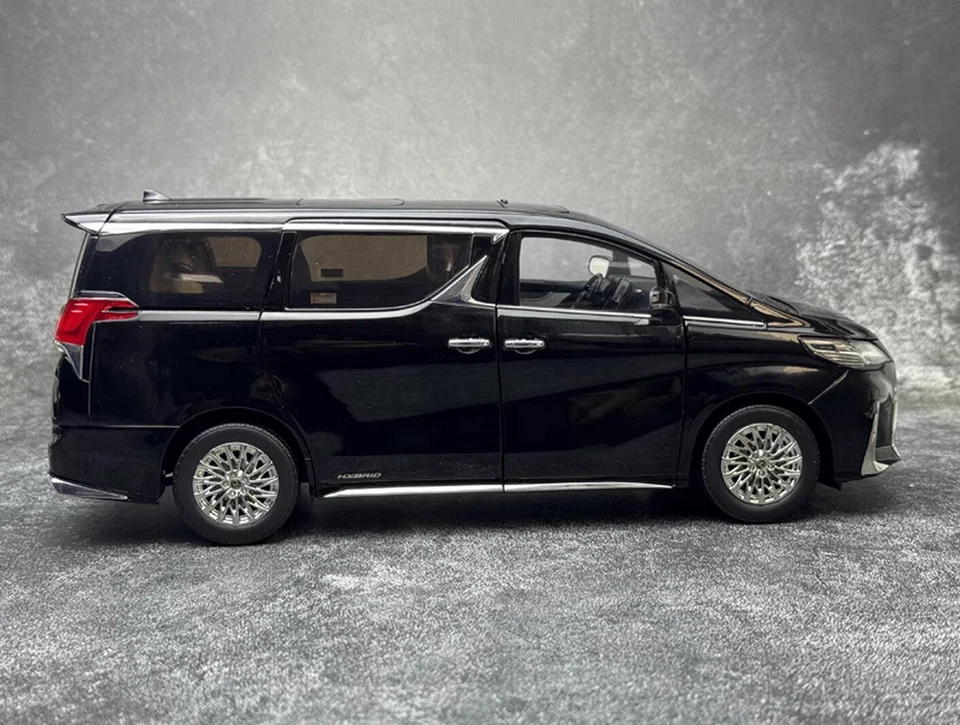 KYOSHO 1/18 Scale LEXUS LM300h MPV Black Diecast Car Model Toy Gift NIB - Image 3 of 4