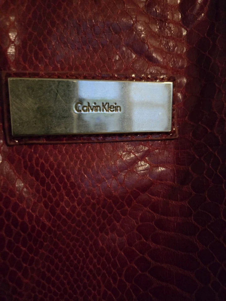 Bolso de Mano Cartera Calvin Klein Grande Patrón Piel de Serpiente Rojo Dos Asas Logo Foto 2 de 4