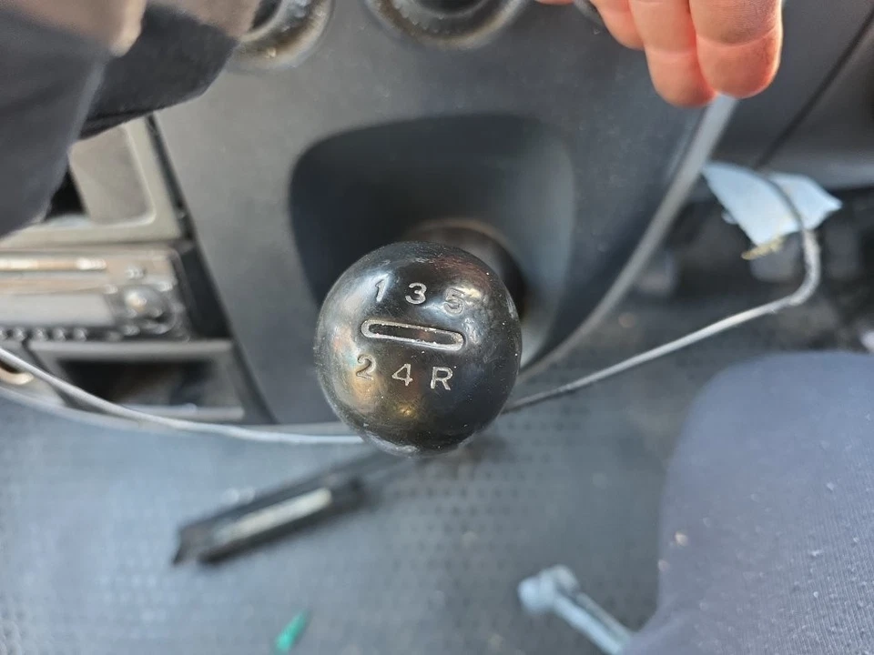 LDV MAXUS LWB EHR VAN 2005-2009 Gearstick  - Image 3 of 4