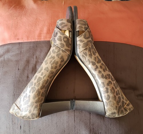 TARYN ROSE DAFFODIL $495 FAB LEOPARD PRINT LEATHER PUMPS MADE IN ITALY 41 9.5 10 - Picture 8 of 10