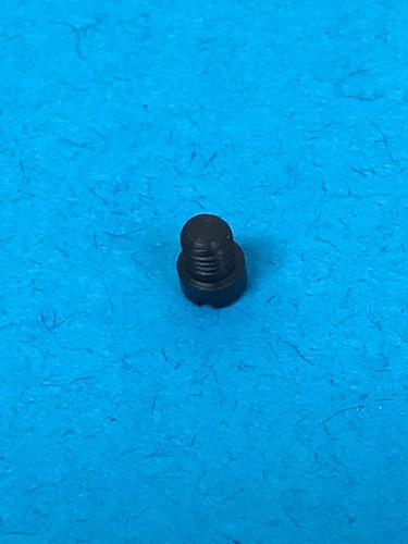 *NEW* 22845B-UNION SPECIAL-SCREW FOR INDUSTRIAL SEWING MACHINES-FREE SHIPPING* - Picture 3 of 4