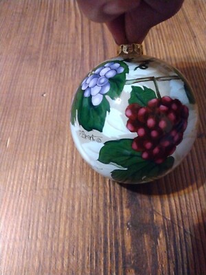 Figi Inside Art Ornament (Red/Cabernet Grapes -P.Bren) Boxed w/ Tag Viticulture