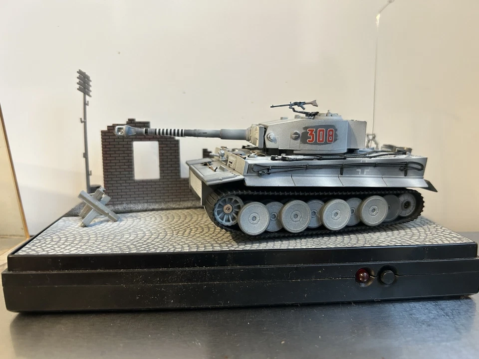 1/54 scale Ripmax C-RMX4351WW German Tiger 1 tank Radio control No Controller - Image 3 of 4