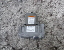 Reznor / Honeywell VR8205M1130 / 147830 Unit Heater Gas Valve FREE SHIPPING