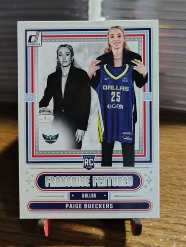 Paige Bueckers #16 2025 Panini Donruss WNBA Franchise Features card